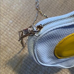 🍳 fresh fun fried egg sunny side up crossbody bag, gently worn once